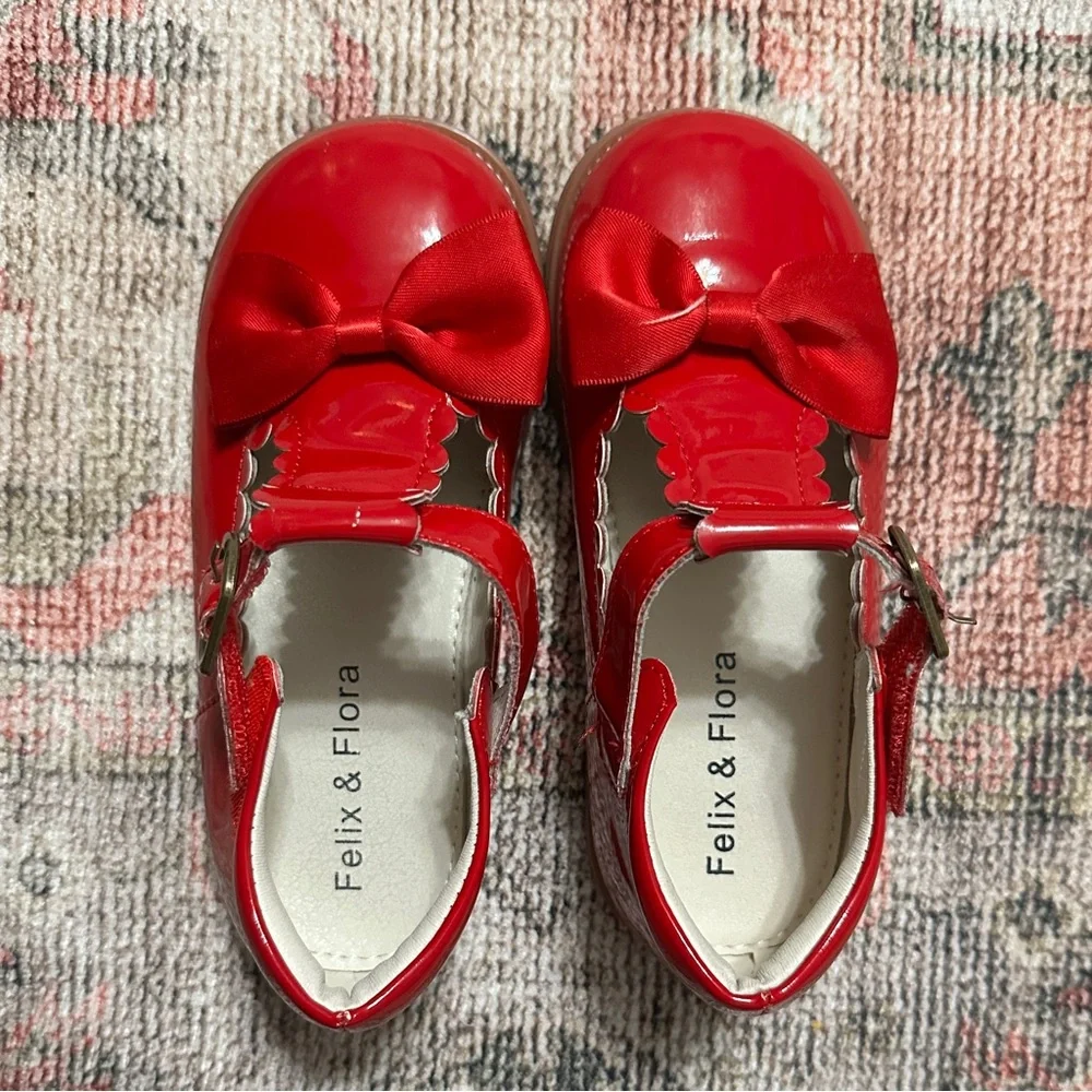 Girls Felix & Flora Size 10  Patent Scalloped  edge red  Bow Shoes Mary jane